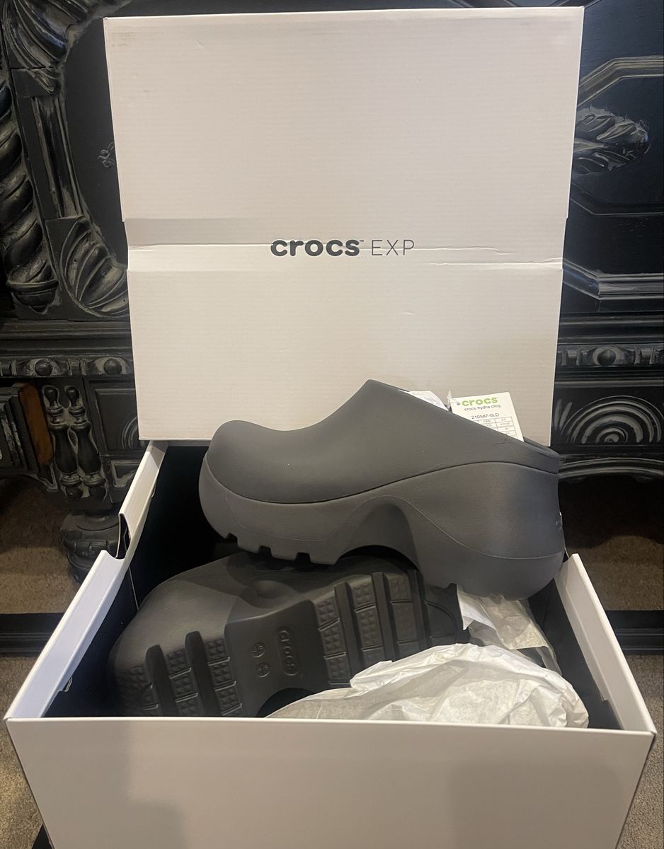Crocs Hydra Clog (Size 7-Men / 9-Women)