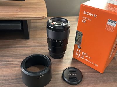 Sony 90mm 2.8 Macro G OSS