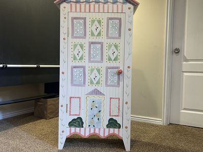 Girls' Doll Cabinet