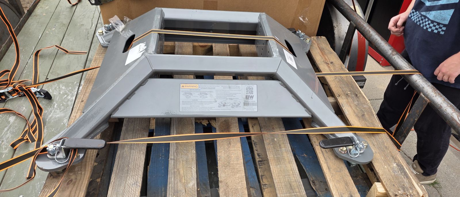 B&W Companion Fifth-Wheel Trailer Hitch Base