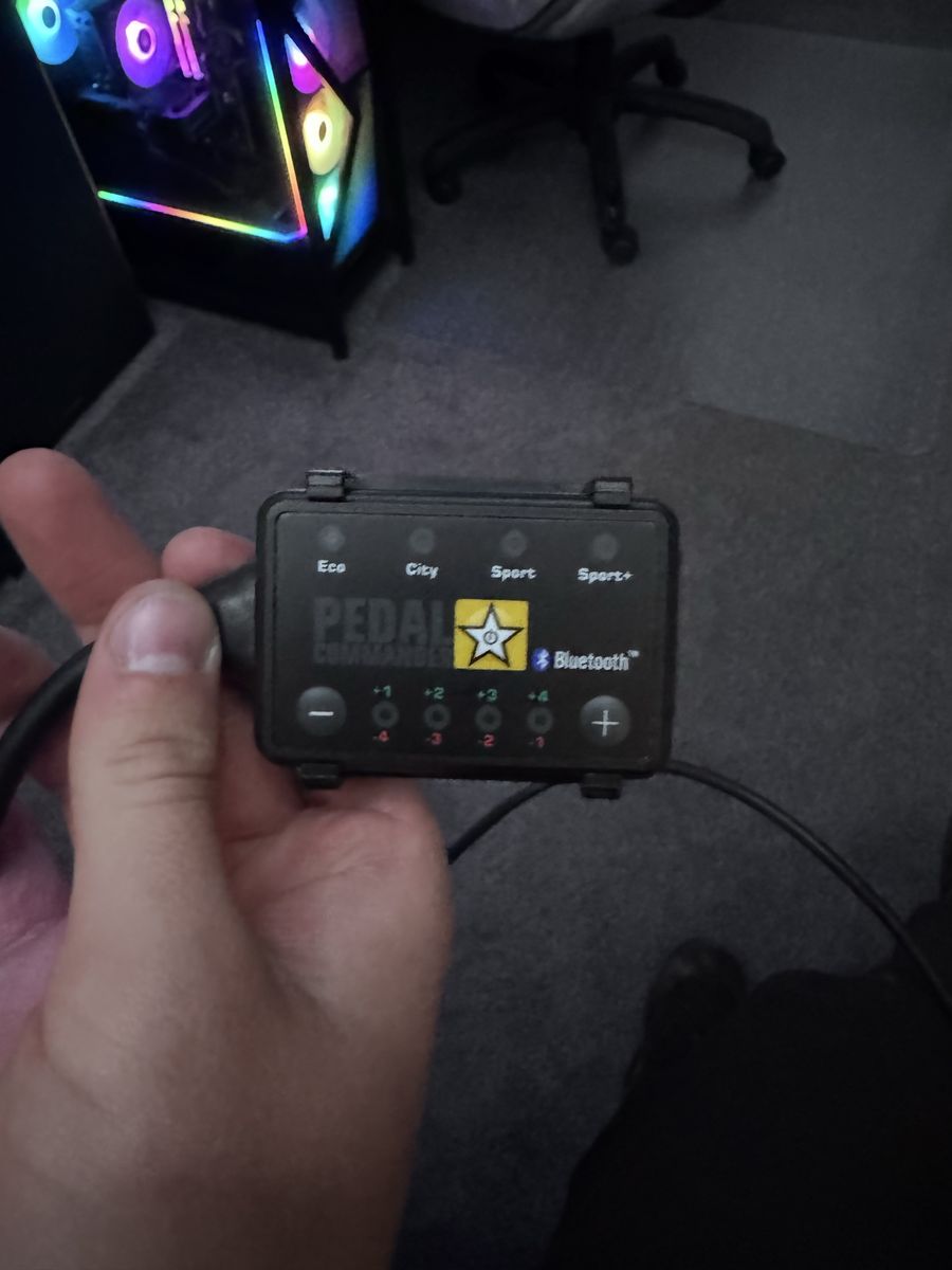 Pedal Commander PC51 - Compatible with most Nissan models