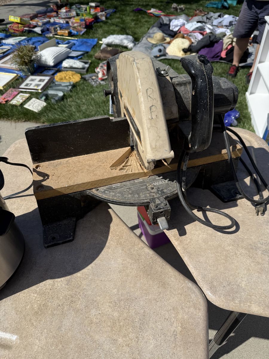 DeWalt 250mm 10" Power Miter Saw