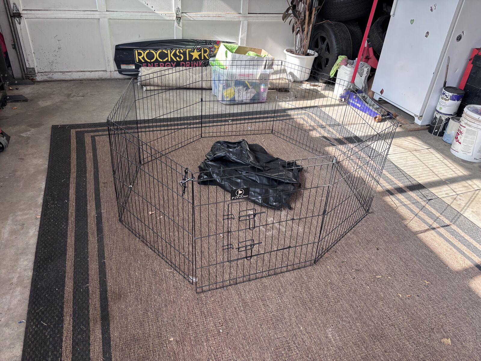 Octagon pet corral