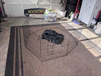 Octagon pet corral