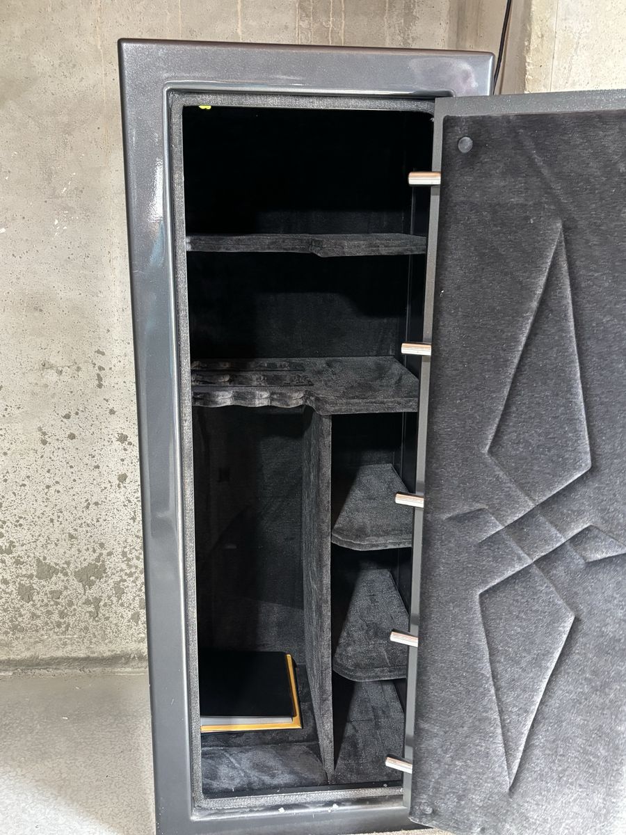 National Security Safe Co. Gun Safe - Large Capacity, Excellent Condition