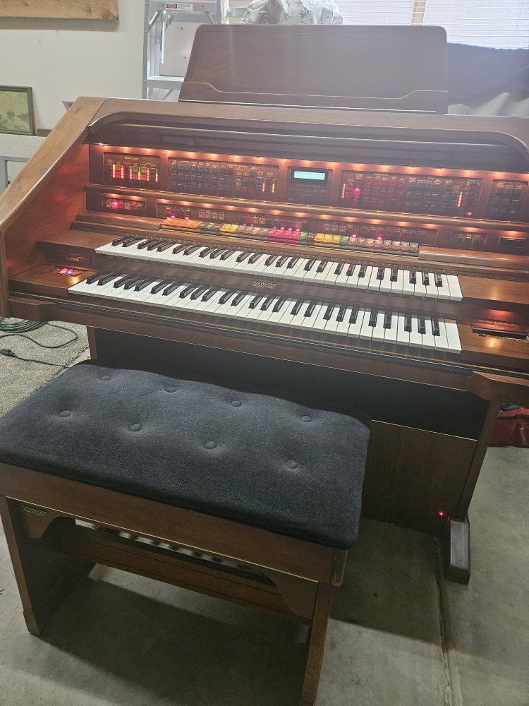 Lowrey Promenad Organ X400 1996 Walnut Finish with Pedals, Bench, and Accessories