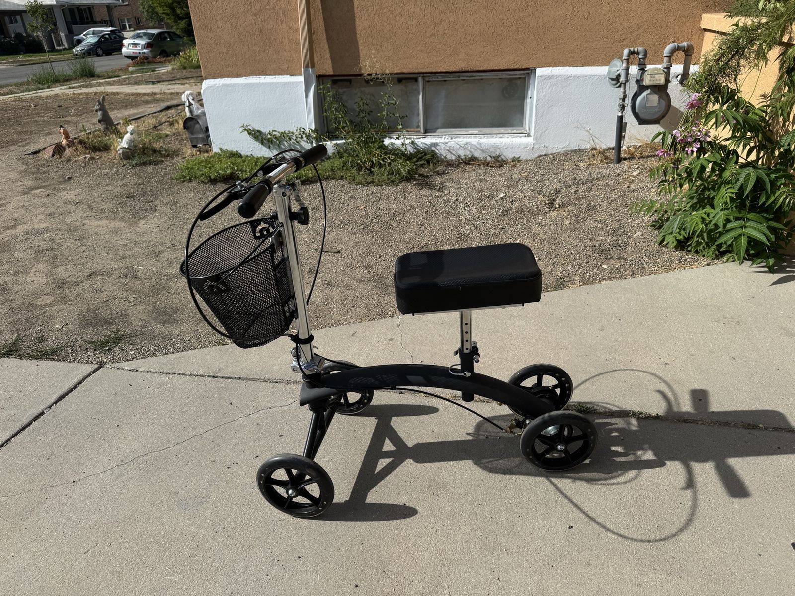 Steerable Knee Scooter Walker with Front Basket and Padded Seat