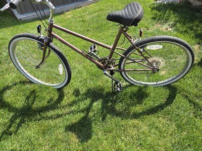 Vintage Schwinn Mirada G1285 Step-Through Cruiser Bicycle -G meaning was built for Schwinn by Giant. Brown