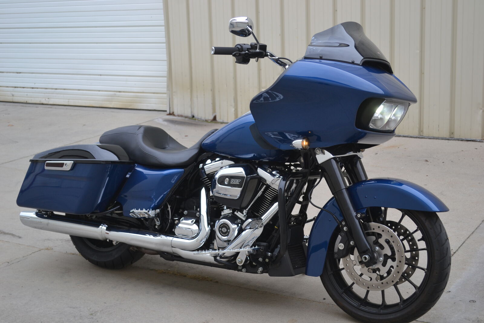 2022 Harley Davidson Road Glide 107 - Touring Cruiser