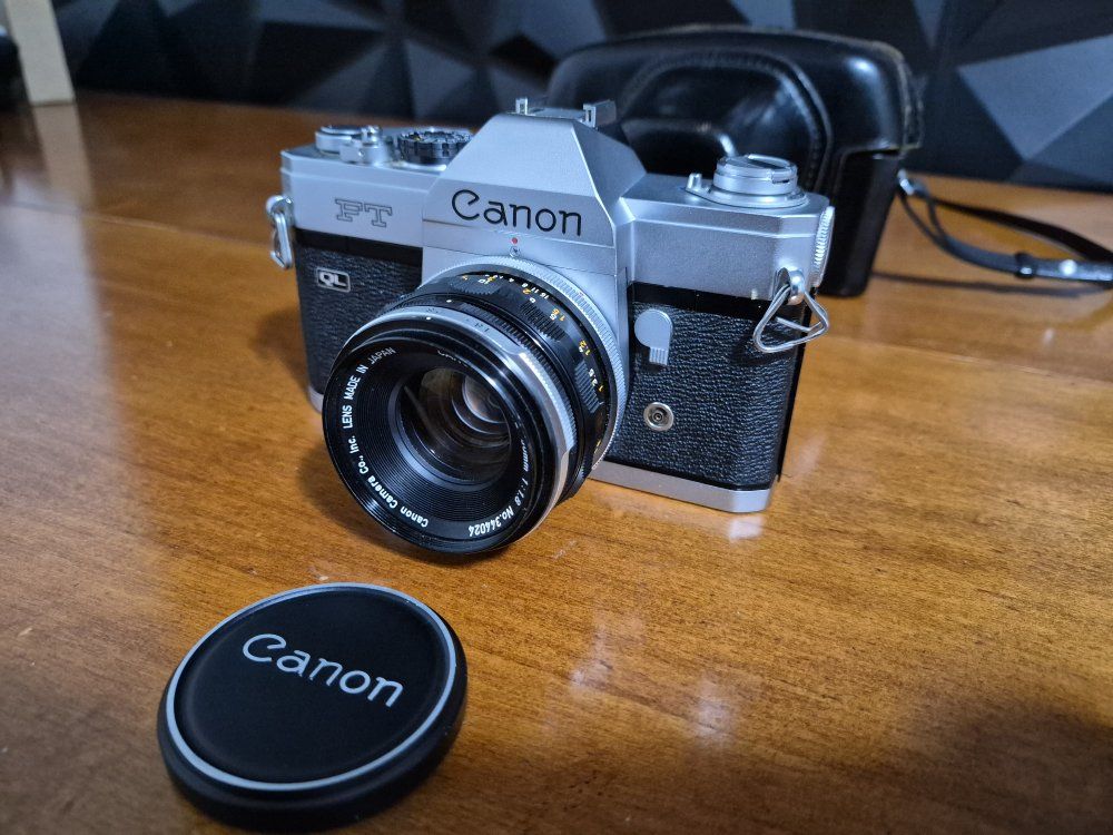 Canon FT QL 35mm single-lens reflex (SLR) film camera, with a Canon Lens FL 50mm 1:1.8 lens. Tested. Excellent Conditions! Carri