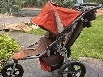 Bob Revolution running stroller