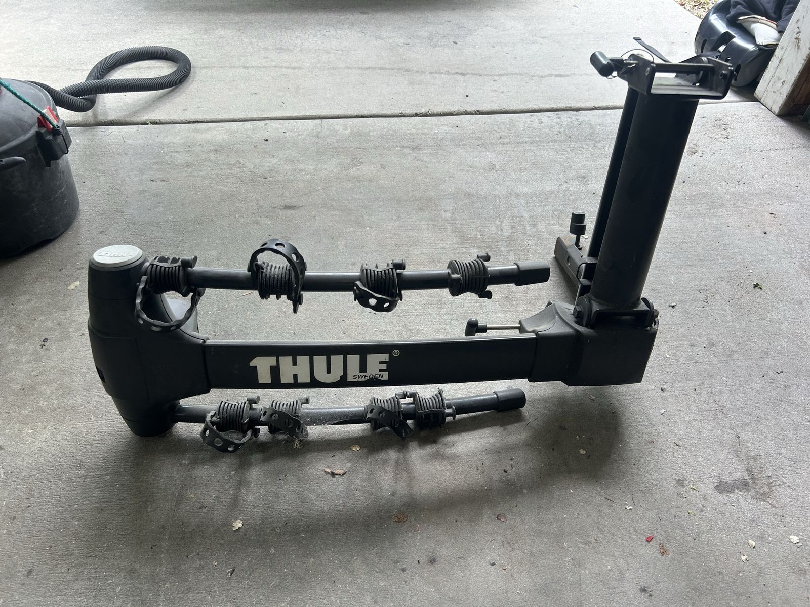 Thule Sweden Hitch Mount Bike Rack - Secure 4-Bike Carrier