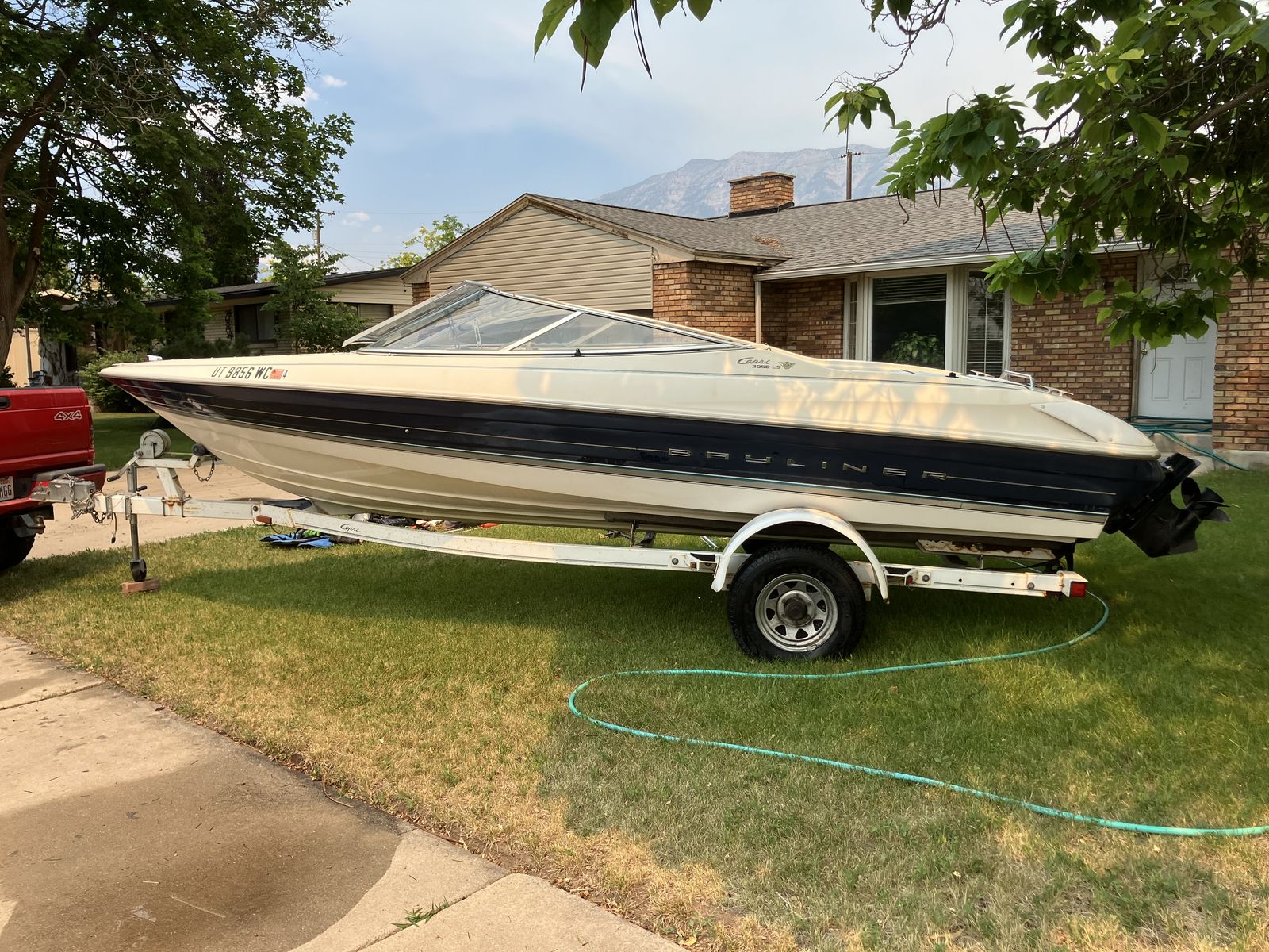 1997 Bayliner Capri 2050 LS Bowrider Boat with Trailer & Gear