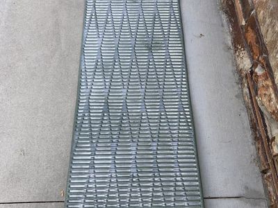 Therm-a-Rest RidgeRest Classic Closed-Cell Foam Camping Sleeping Pad - Regular Size, Olive Green