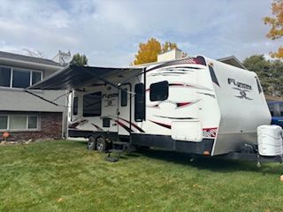 2012 Fuzion 295 Toy Hauler