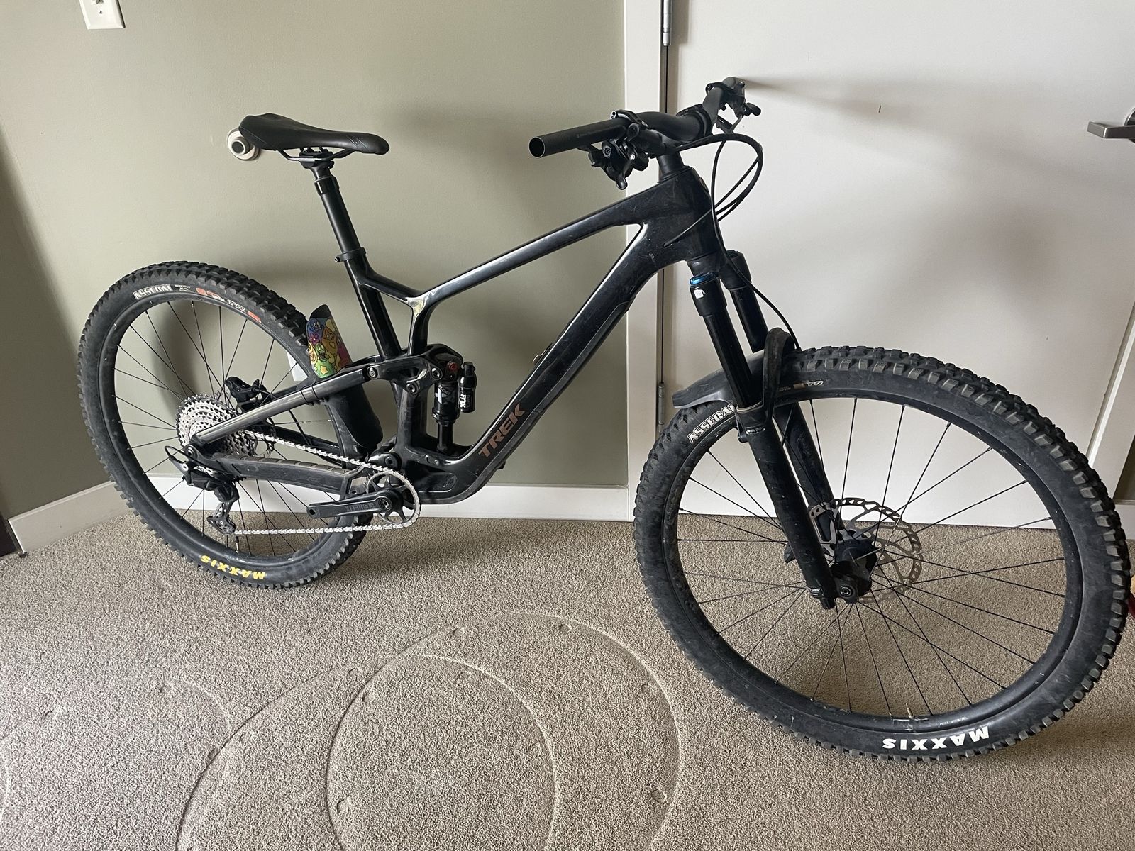 2022 Trek Fuel Ex 8 XL Carbon Mountain Bike Gen 6