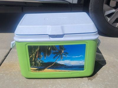 rubbermaid cooler