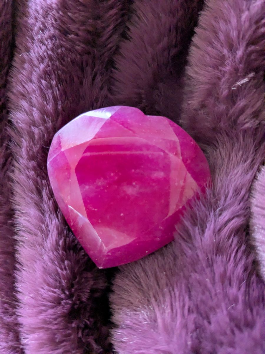 416Ct heart shaped opaque Ruby