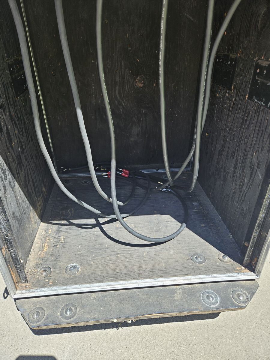 Main image 3