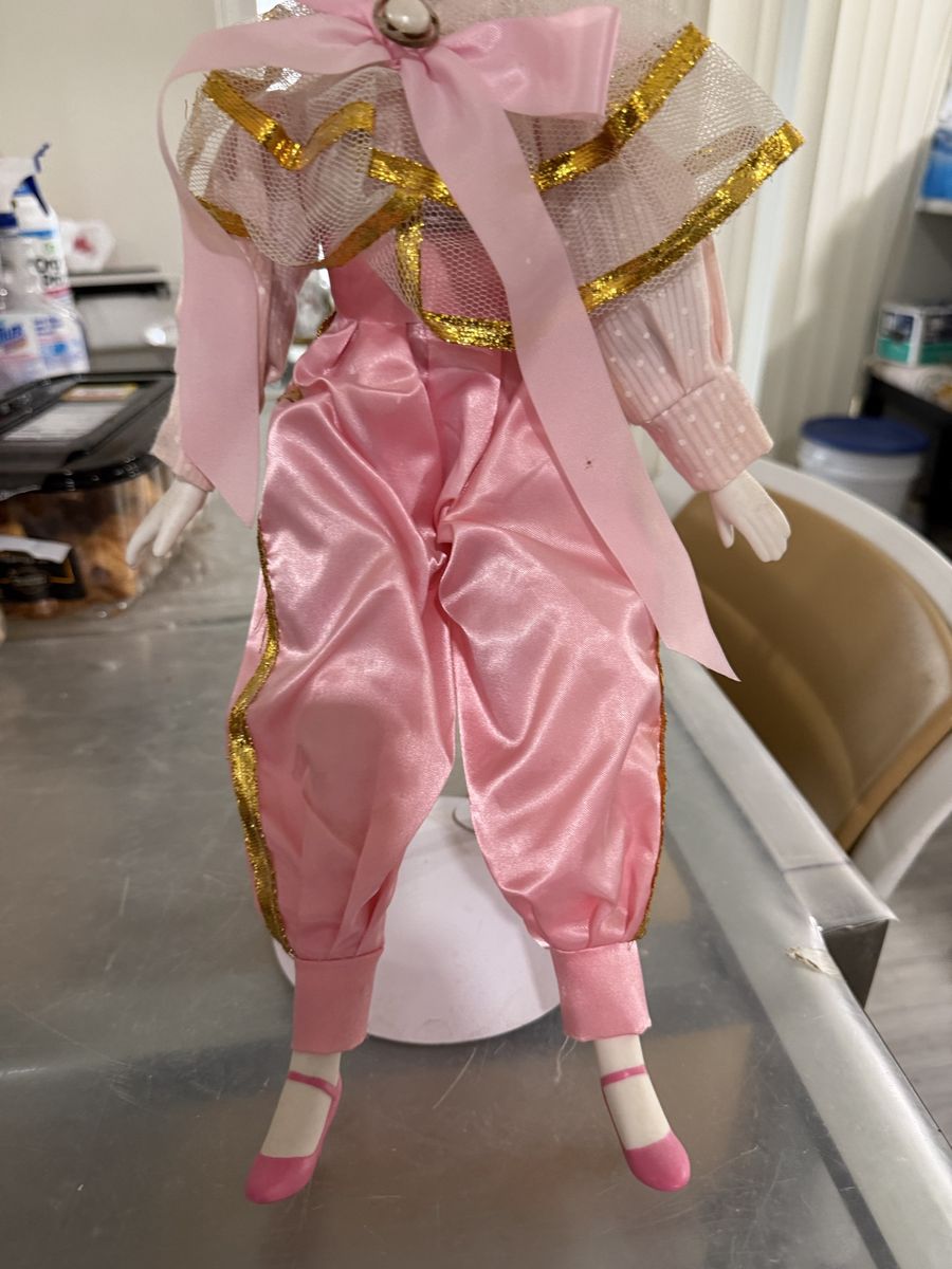 Main image 3