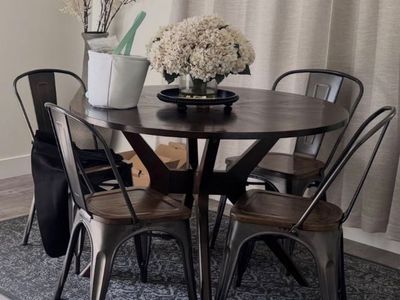 Dinning Round Table.