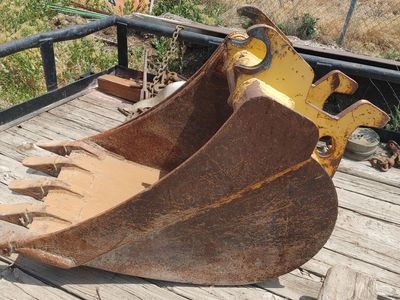 JOHN DEERE 60 BUCKET FOR SALE