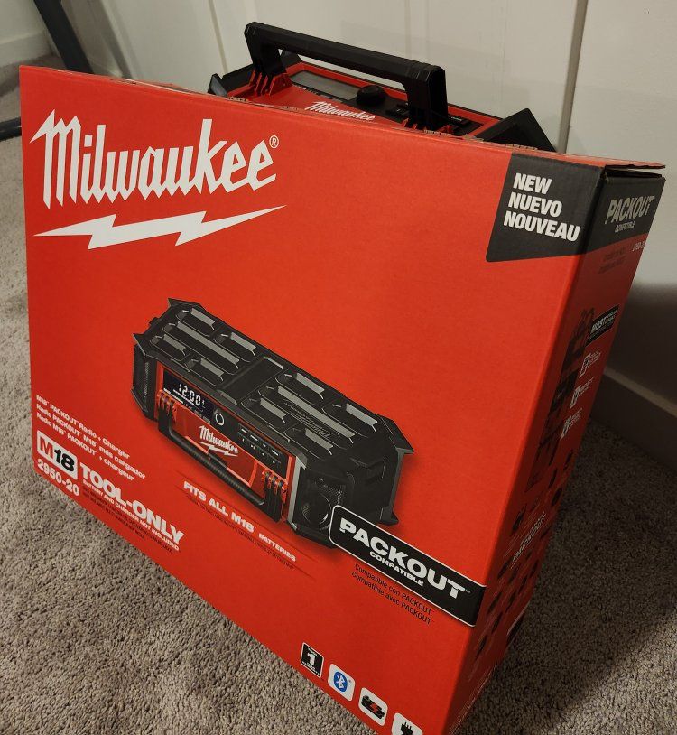 Milwaukee PACKOUT M18 Bluetooth Speaker & Radio