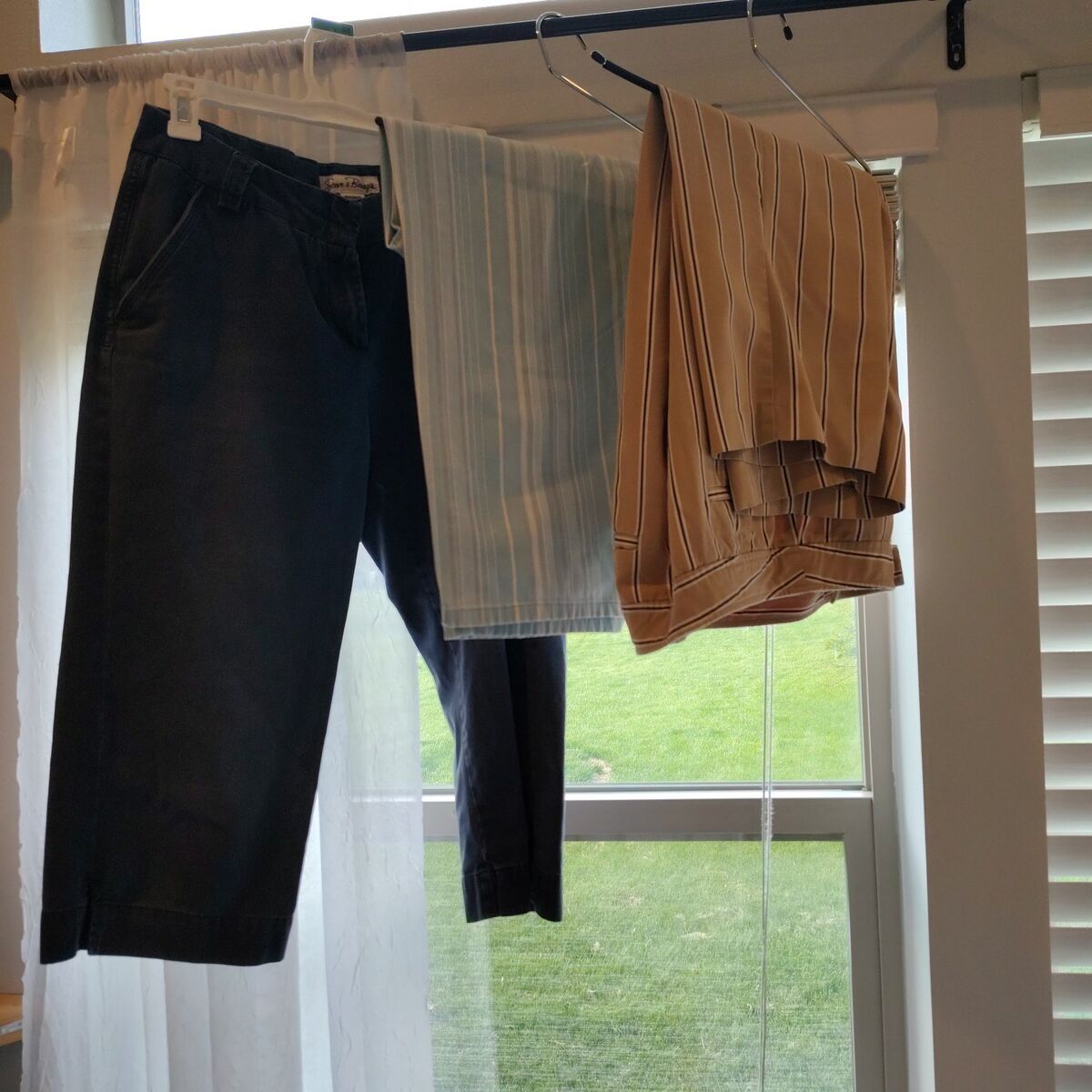 Size 6 womens capris