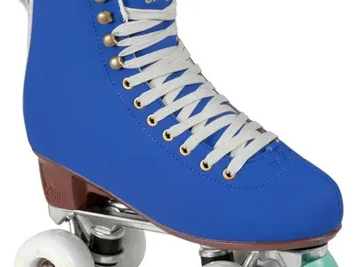 Chaya Melrose Deluxe Rollerskates Great Conditions (skate size 6 which is more like a women's 7-7.5)
