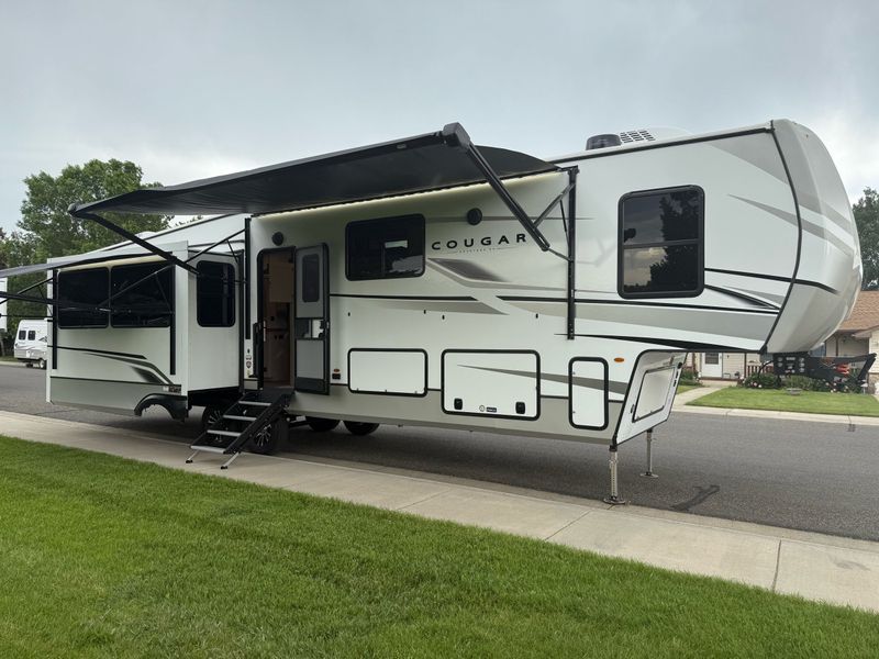 2025 Keystone Cougar 360MBI 5th Wheel