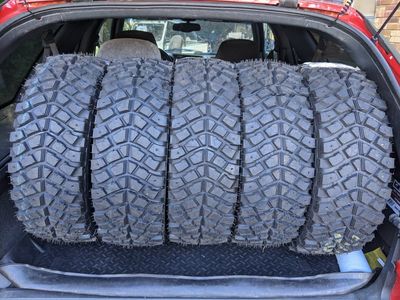 Set of 5 mud terrains perfect for Suzuki Samurai