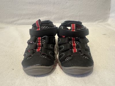 Cat & Jak Toddler Size 6 Black/Red, Hiking Sandals
