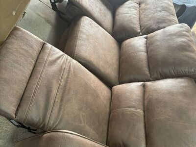 LEATHER RECLINING SOFA