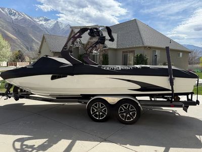 2014 Centurion Enzo SV244 Tournament Surf Boat 485 Hours