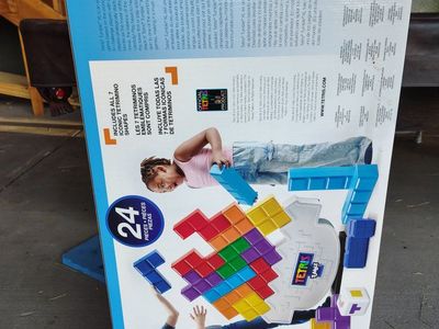 Tetris Tumble XL The Tilting Tetrimino Tower Game 24 Pieces Indoor Outdoor