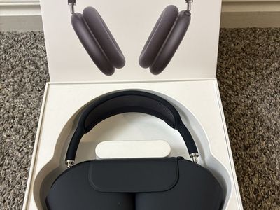 Apple AirPods Max Space Gray Wireless Over-Ear Headphones with Smart Case