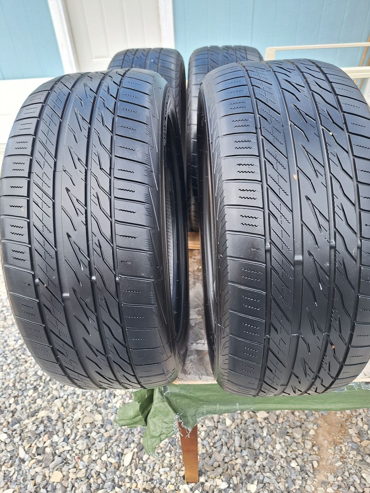 235/50 ZR18 Motivo Nitto Tires