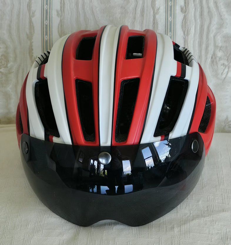 Funwict HT-22 Cycling Helmet, Red/White, Size 57-62cm with Detachable Visor