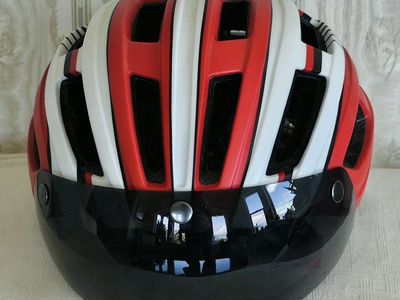 Funwict HT-22 Cycling Helmet, Red/White, Size 57-62cm with Detachable Visor