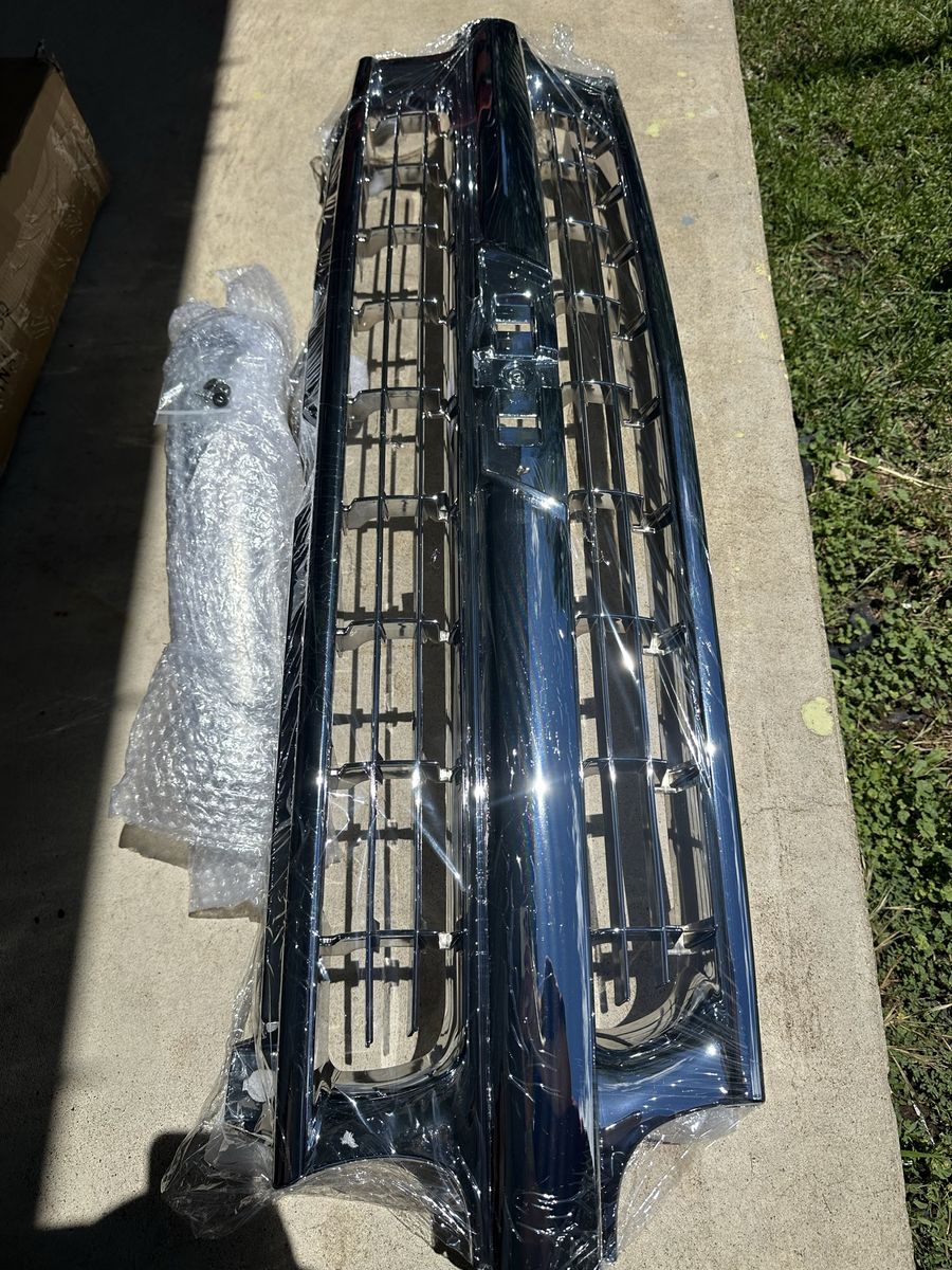 Chevrolet Chrome Grille Assembly with Hardware