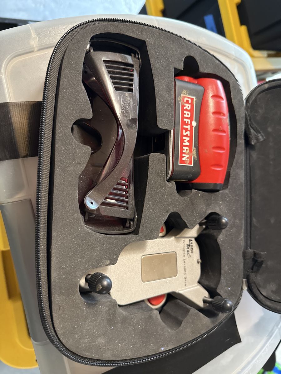 Laser level