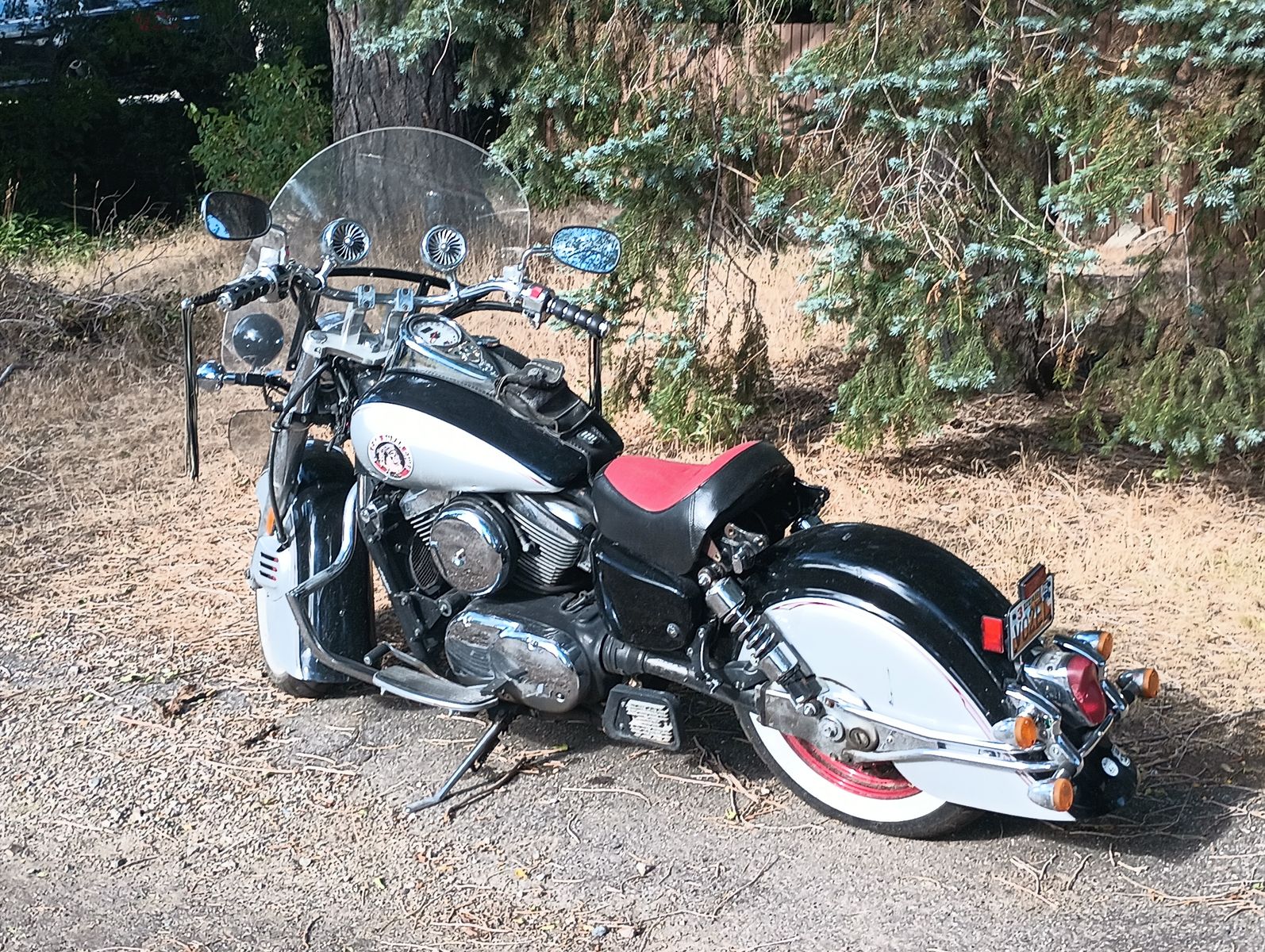 2004 Kawasaki Drifter 1500 Cruiser Motorcycle - Black & White, Custom Exhaust, Windshield