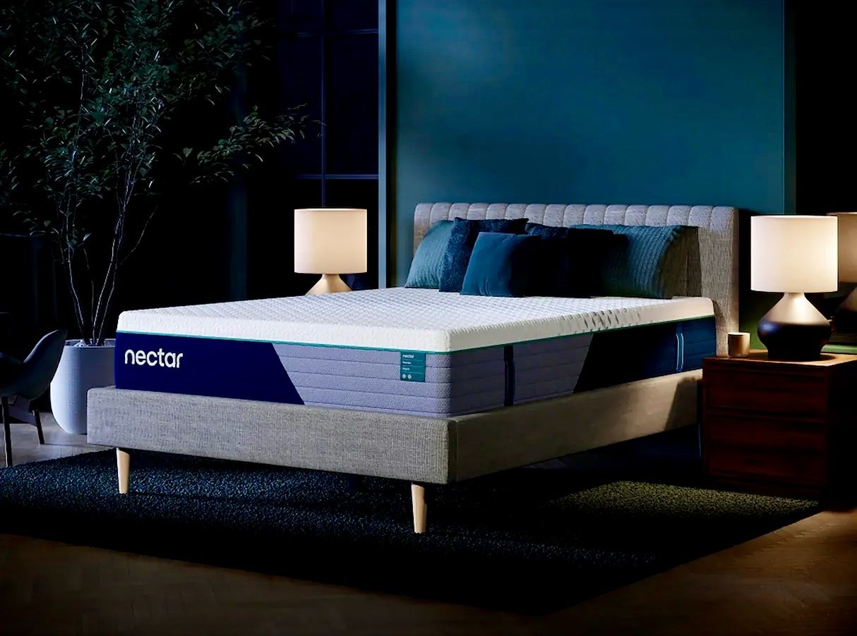 Like New - Nectar Premier Hybrid King Mattress