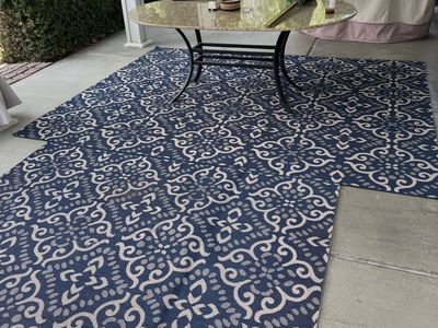 Two outdoor rugs 10’x8’ & 5’x7’