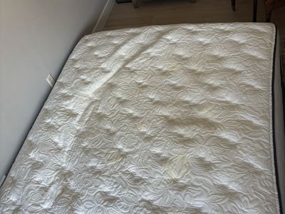 7 year old king size mattress