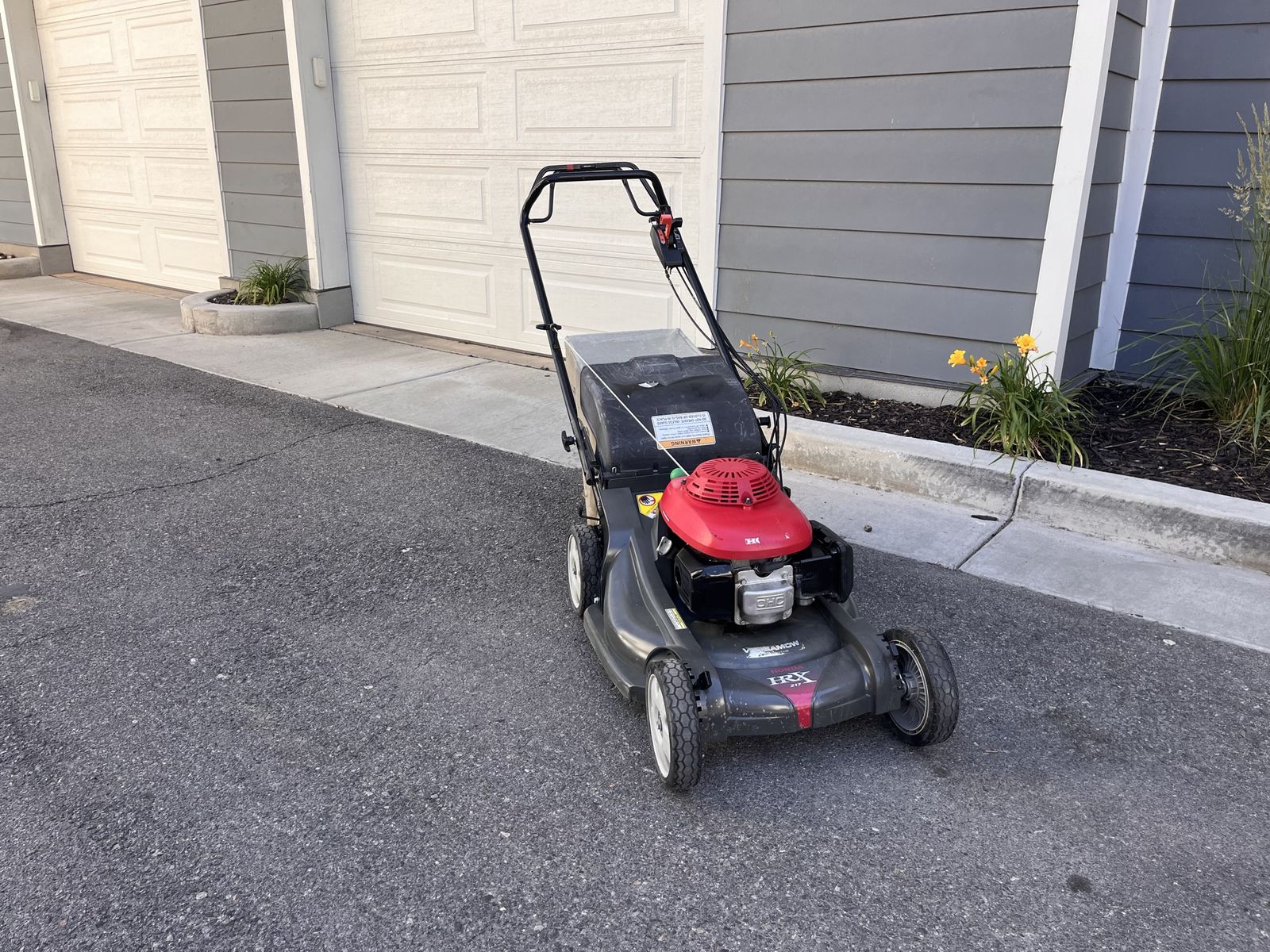 HONDA HRX 217 SELF PROPELLED LAWNMOWER