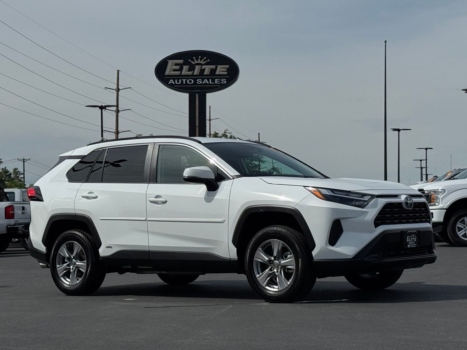 2024 Toyota RAV4 LE