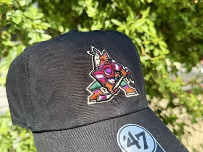 New '47 Brand Arizona Coyotes NHL Fitted Hats - Black with Green Brim - Size Large and XX Large - Unisex
