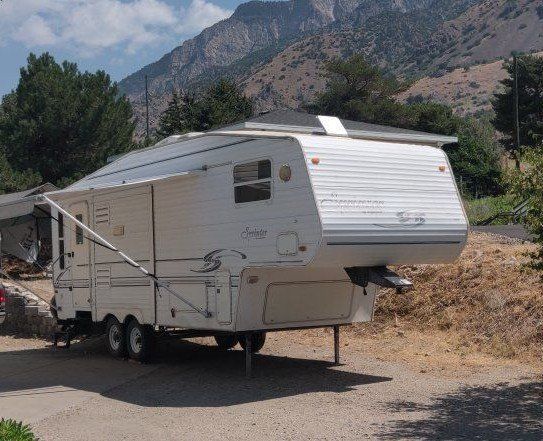 2001 Sprinter by Keystone 26'