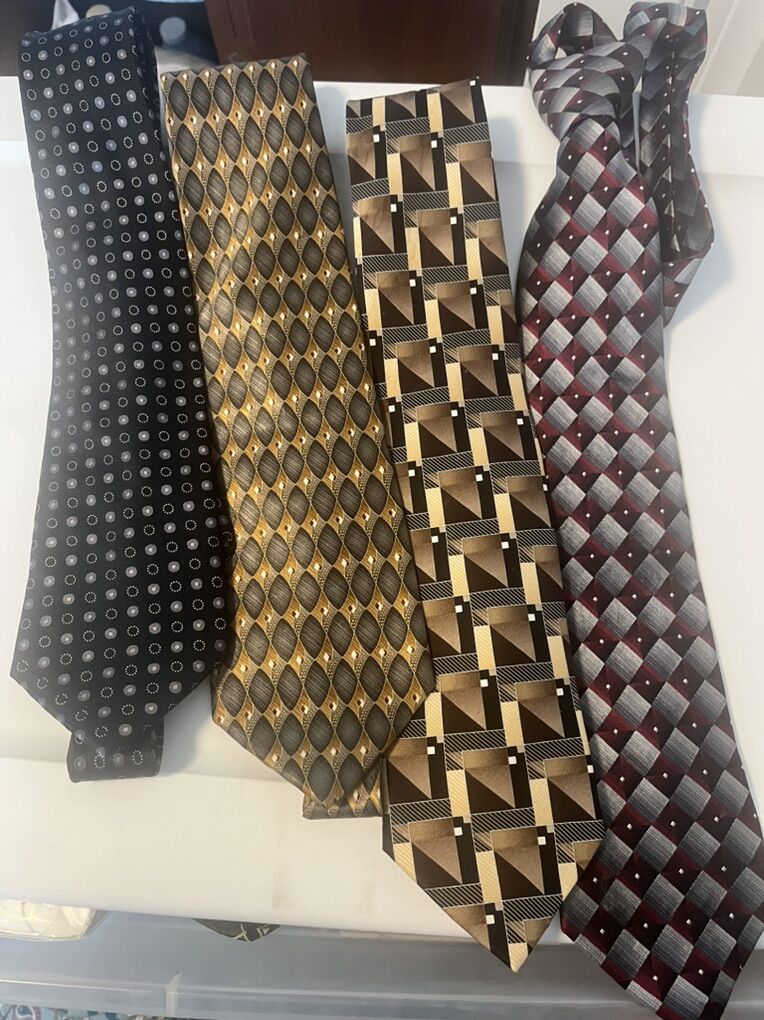 12 Men’s neckties
